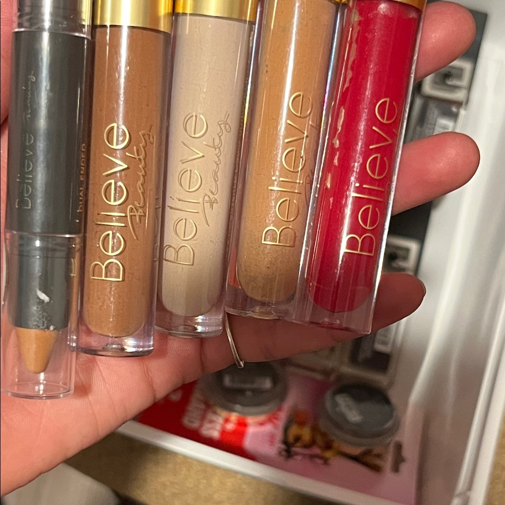 Bundle Believe Liquid Foundation/ Concealers – Warm Brown Shades 22 item bundle - Picture 4 of 5